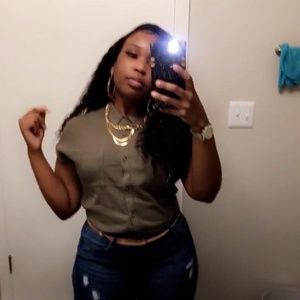 Meet your Posher, Tiara